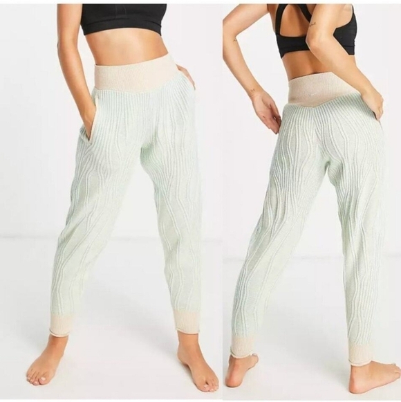 Nike Yoga ADV Knit Jogger Therma Pants High Rise Wool Blend Pockets size Small - Picture 16 of 16